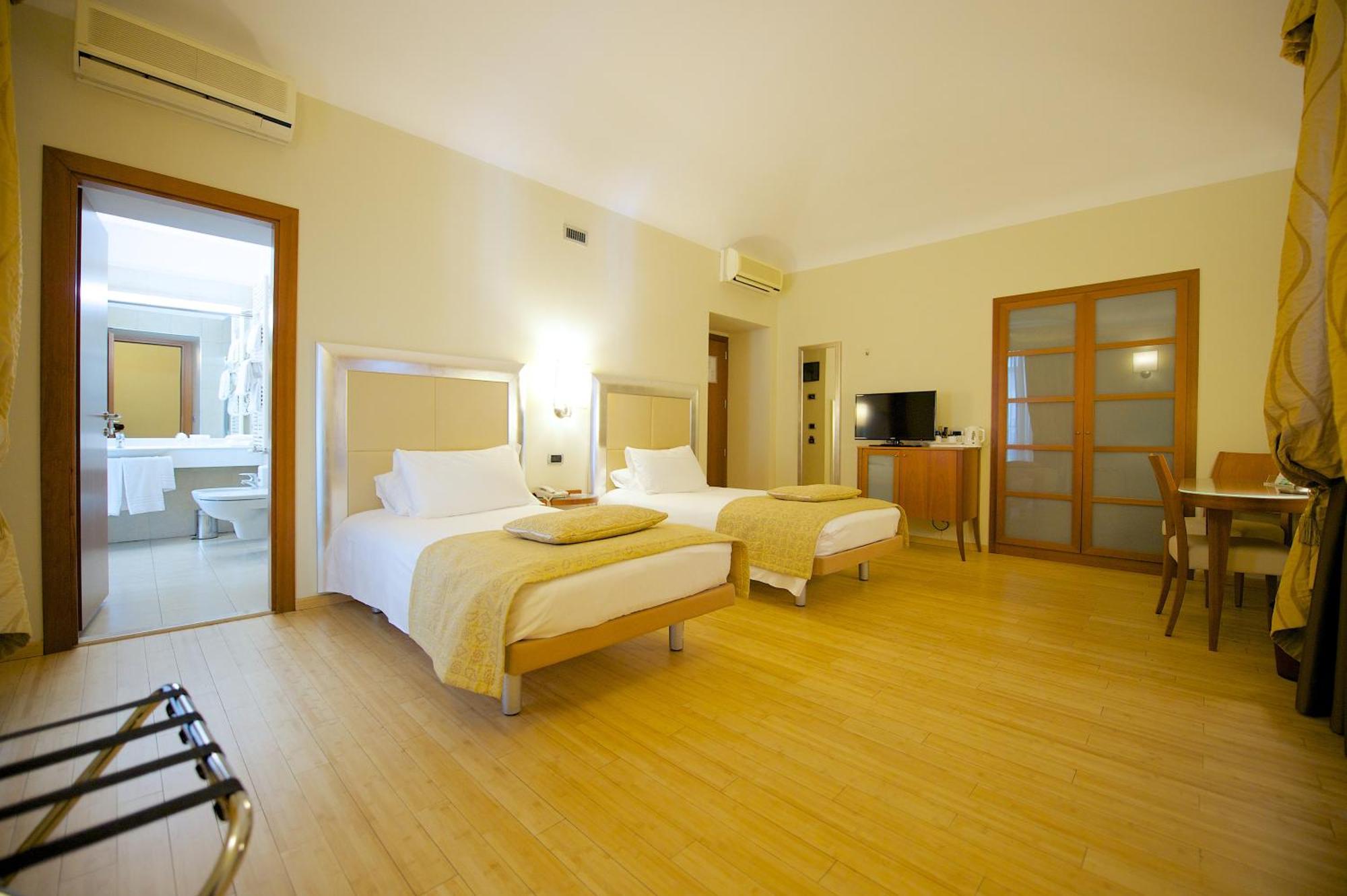 Hotel Western Crystal Palace