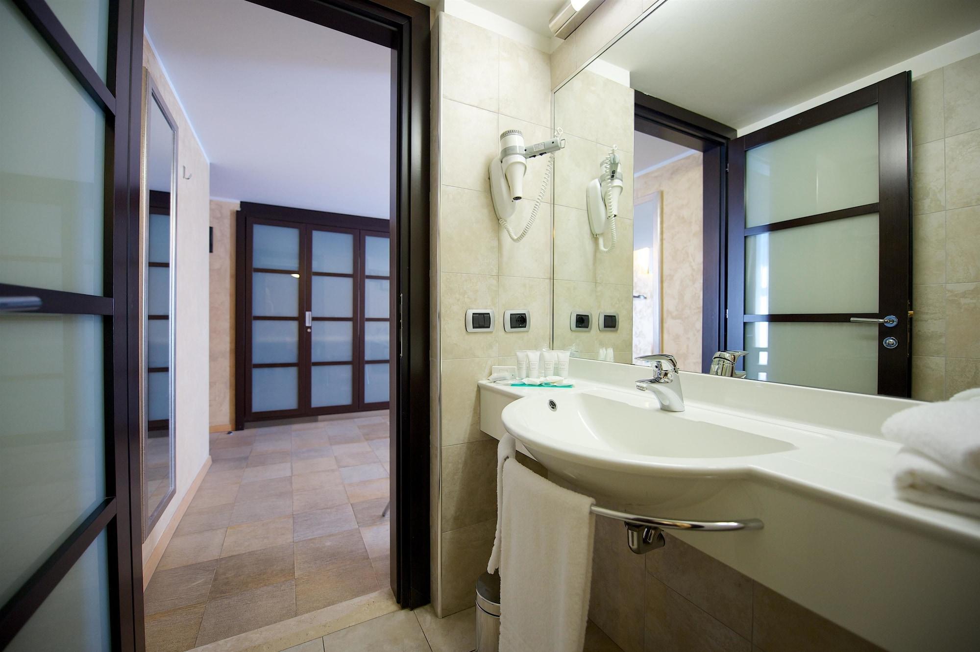 Western Crystal Palace Hotel