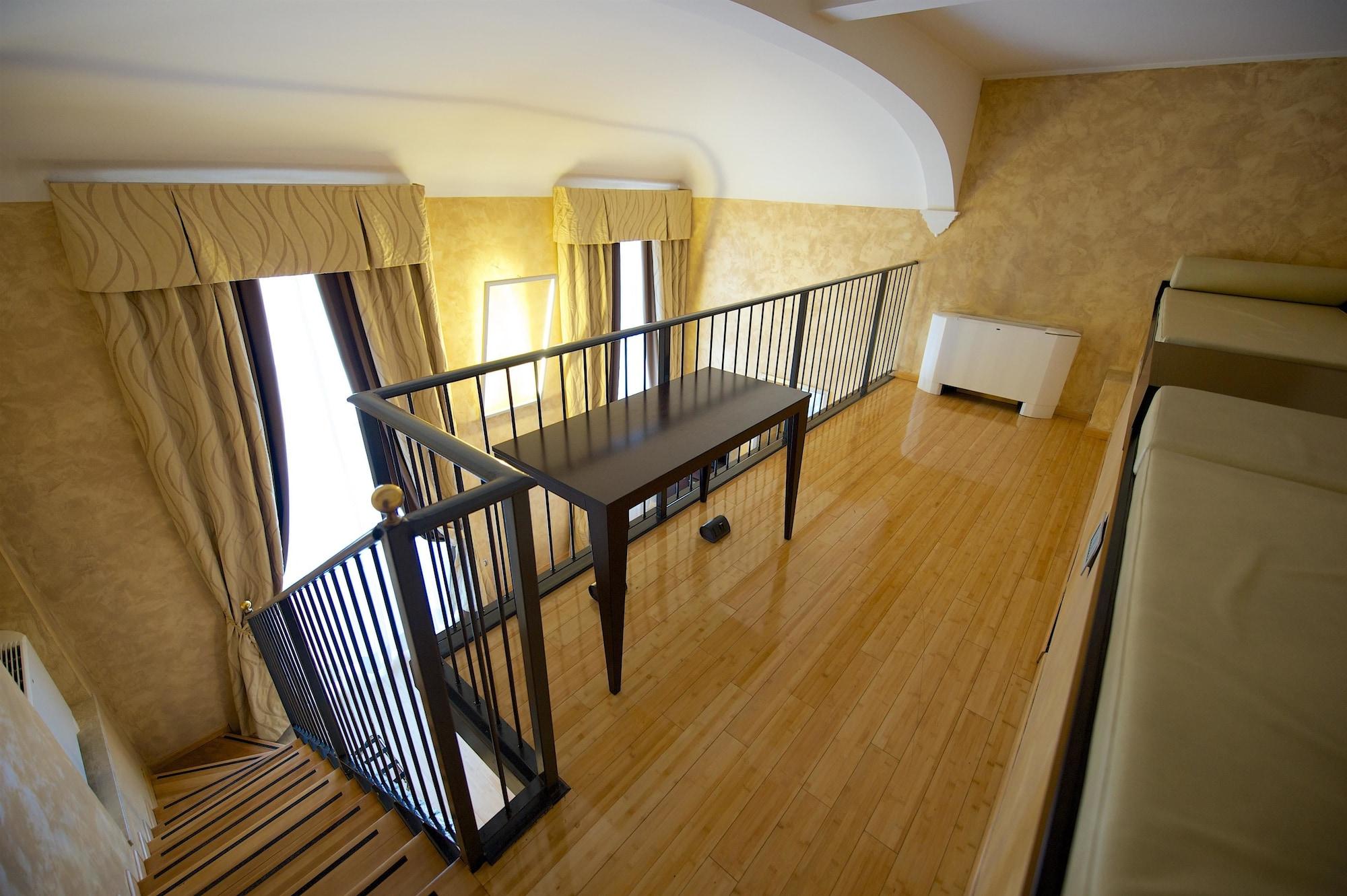 Western Crystal Palace Hotel Turin