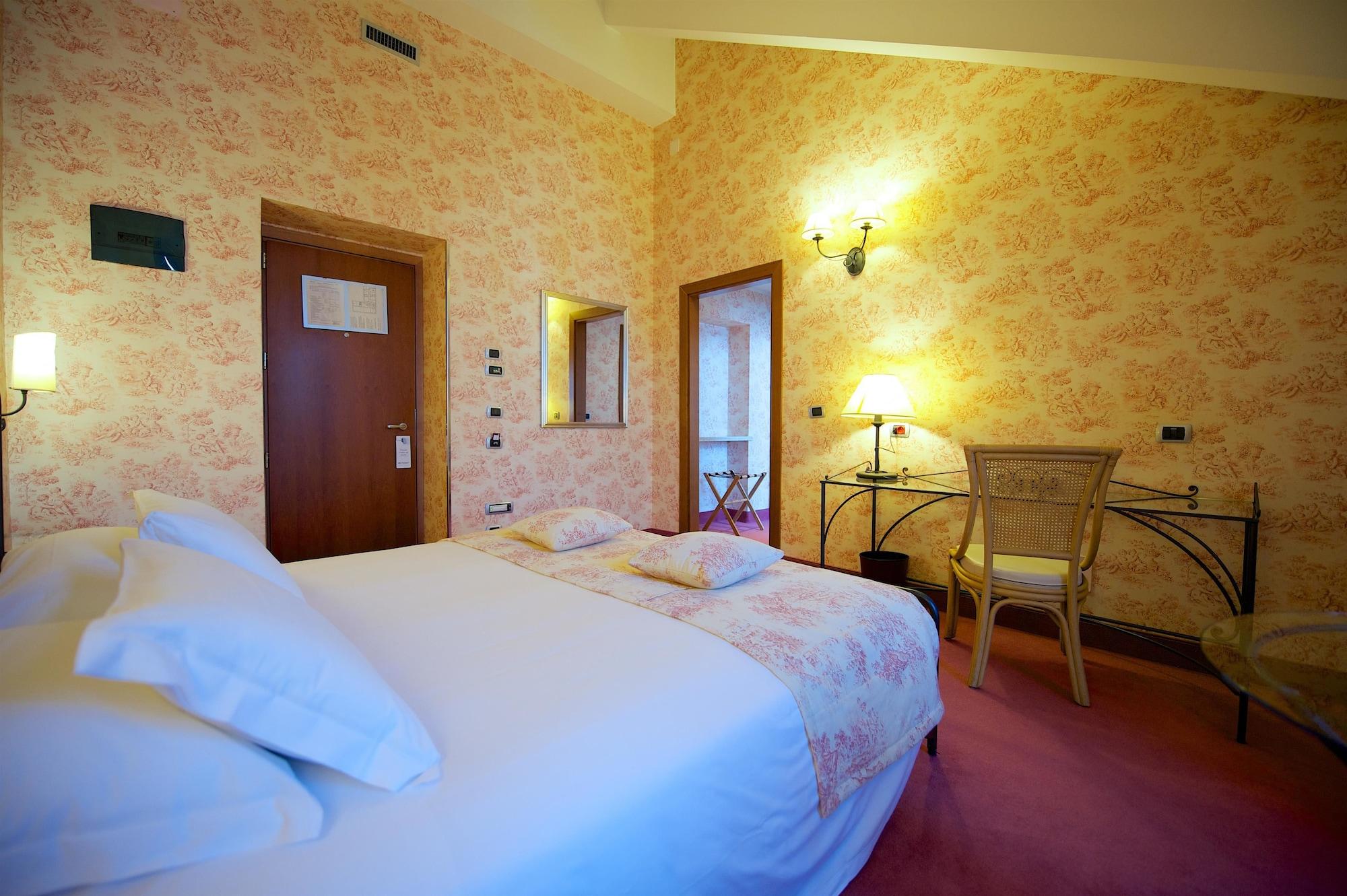 Western Crystal Palace Hotel